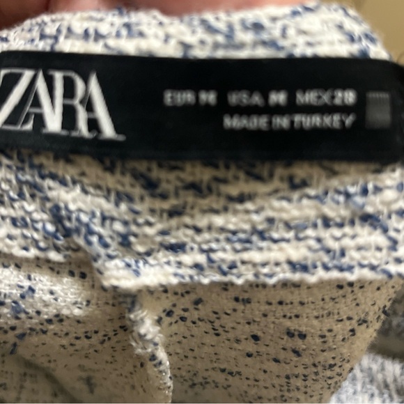 Zara High Rise 6 Button Blue & White Short Size Medium - Picture 7 of 7